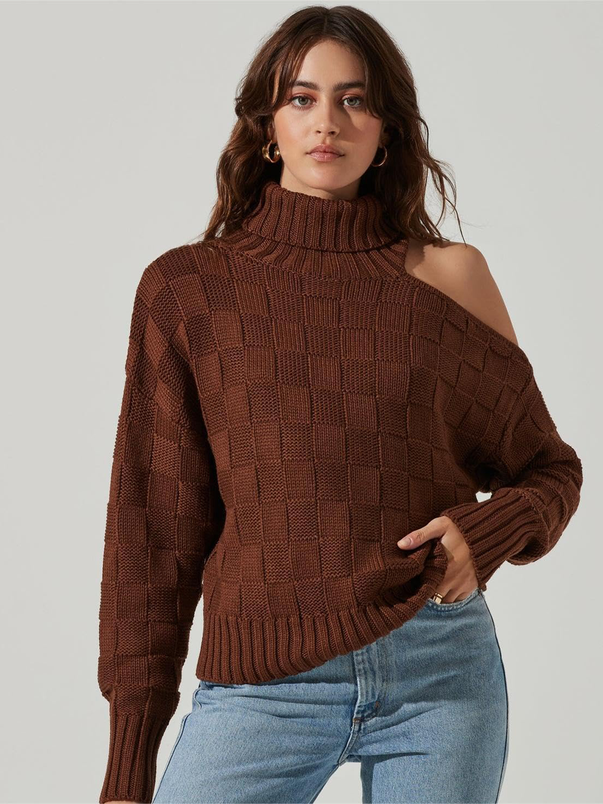 High-Neck-Knit-Pullover-Brown-1